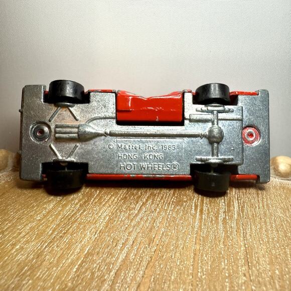 Hot Wheels Emergency Lot- 2 Fire Eater Fire Trucks, Police Car, Fire Chief Sedan - Picture 11 of 14